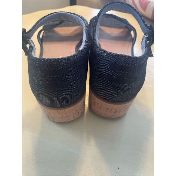 Toms Sandals  - Picture 3 of 6